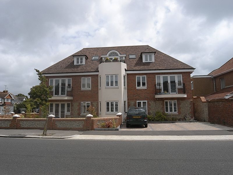 44 Wallace Avenue, Worthing 