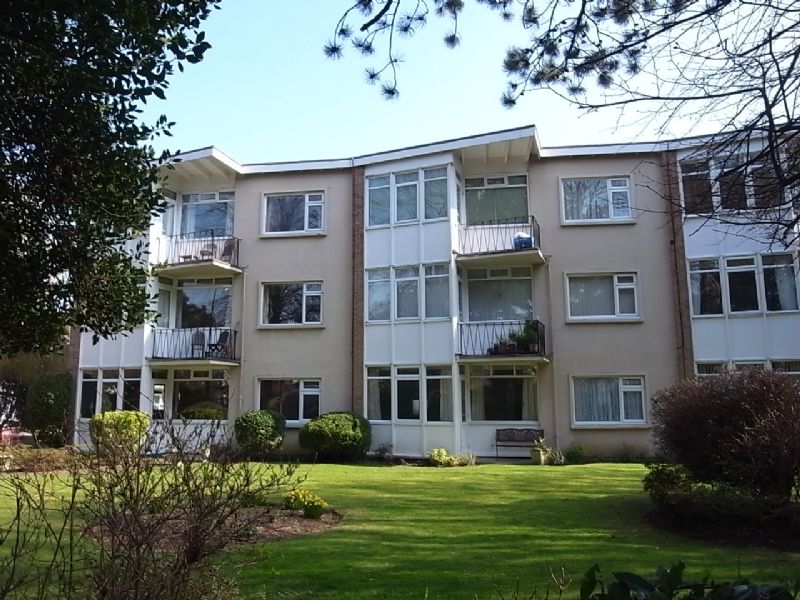 Grand Avenue, Worthing