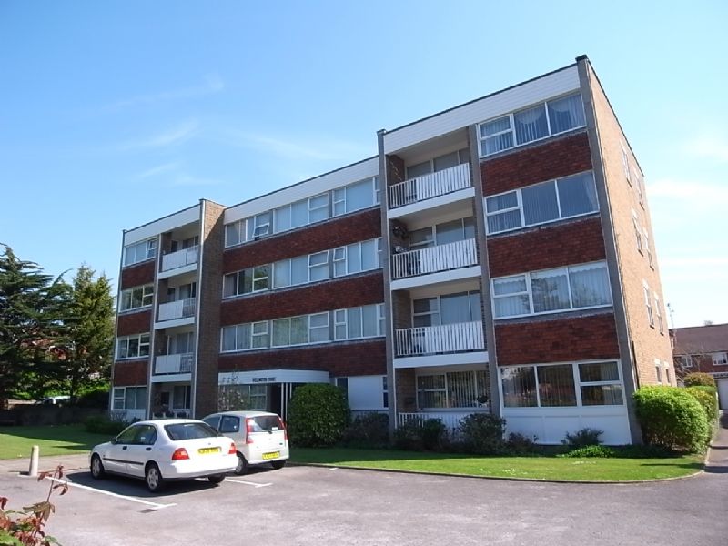 Grand Avenue, Worthing