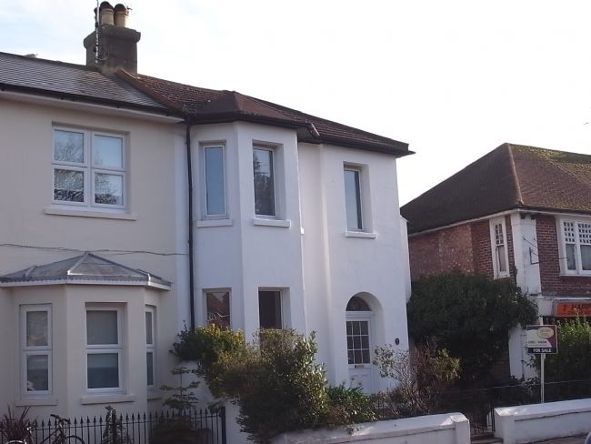 Flat to rent in South Street, Worthing