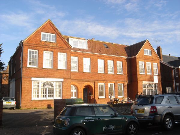 WORTHING **NEW DEVELOPMENT**
**HALF PRICE TENANCY FEES IF YOU MOVE IN DECEMBER**